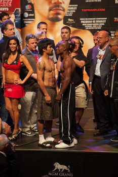 USANA-sponsored boxer Timothy Bradley steps in the ring against Manny Pacquiao on June 9, 2012 in Las Vegas.
