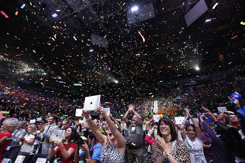 Each year the USANA International Convention dazzles and inspires thousands of people.
