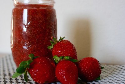 Substitute strawberries with other fresh fruit to try other flavors.